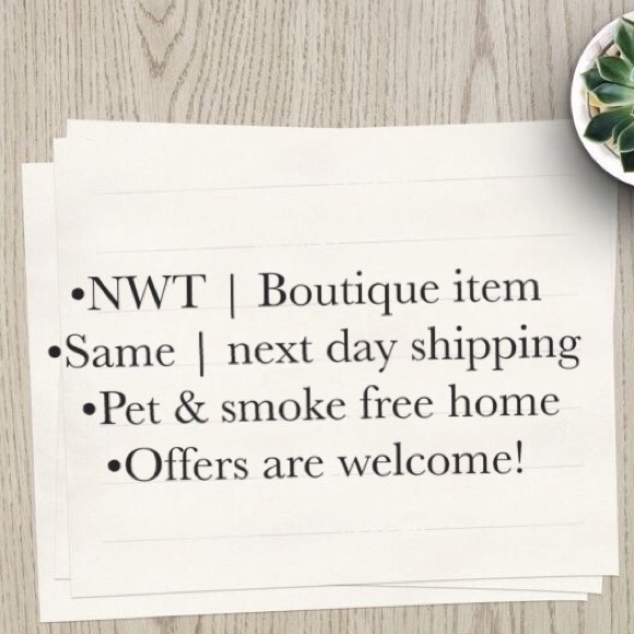 NEW! Monstera leaf Fashion Earrings - Picture 5 of 5